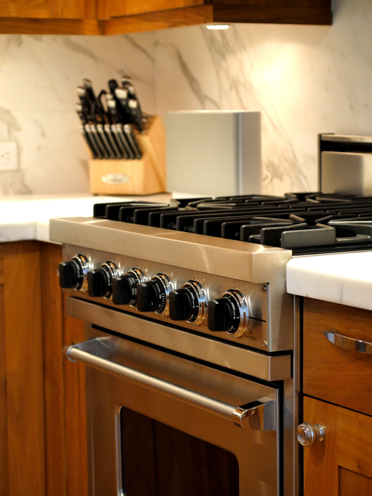 White Plains Cityscape, Kitchen – A Joyce Design